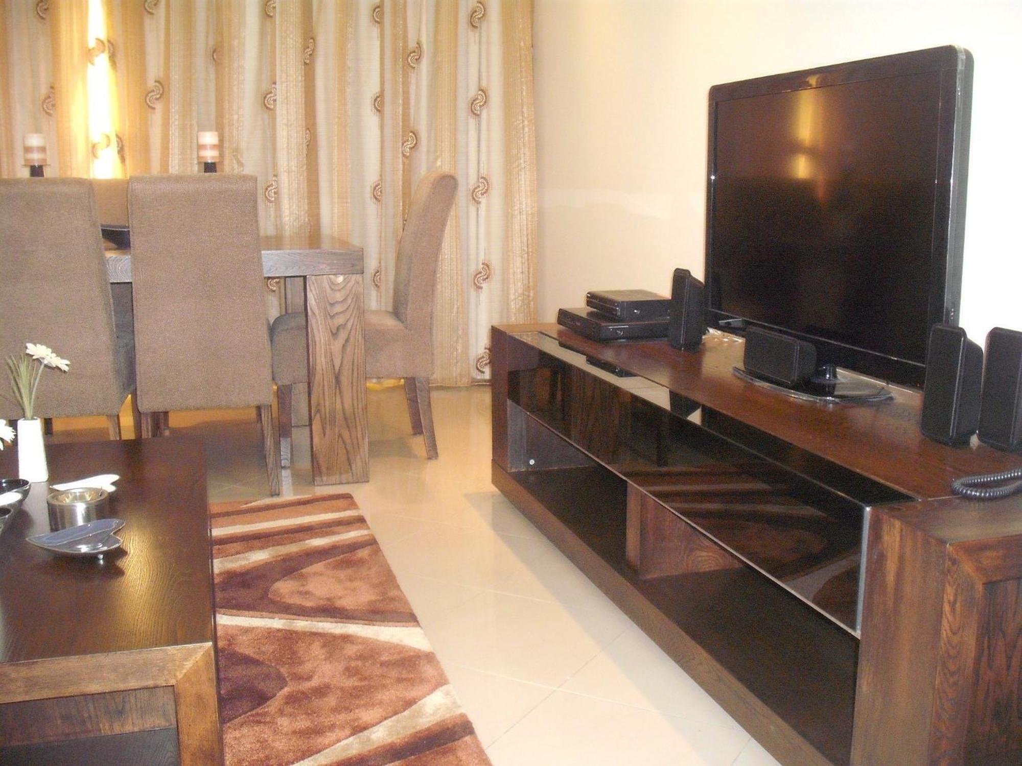 Abu Dhabi Plaza Hotel Apartments Exterior foto