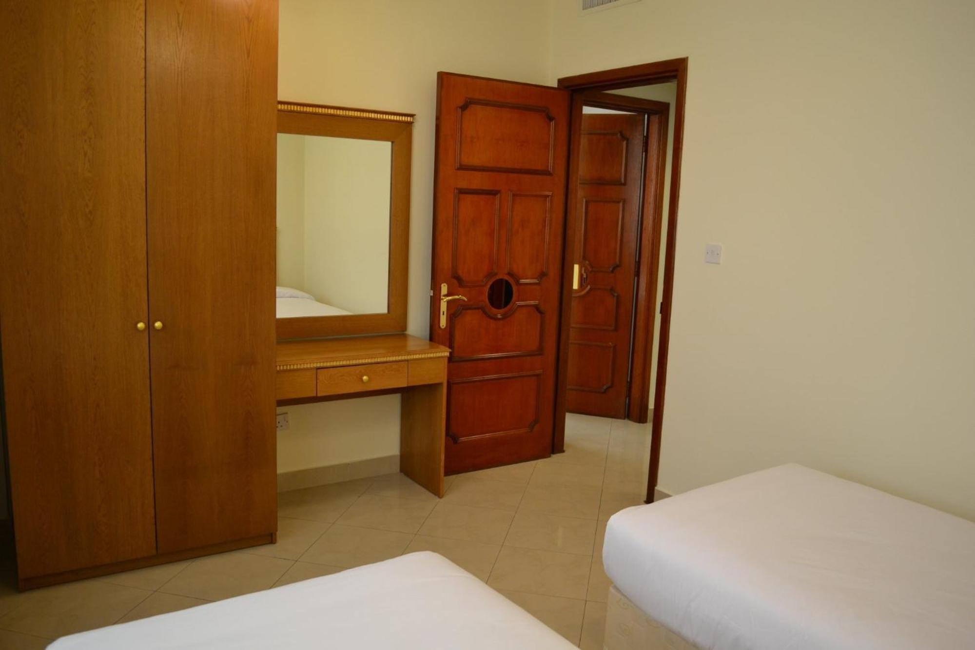 Abu Dhabi Plaza Hotel Apartments Exterior foto