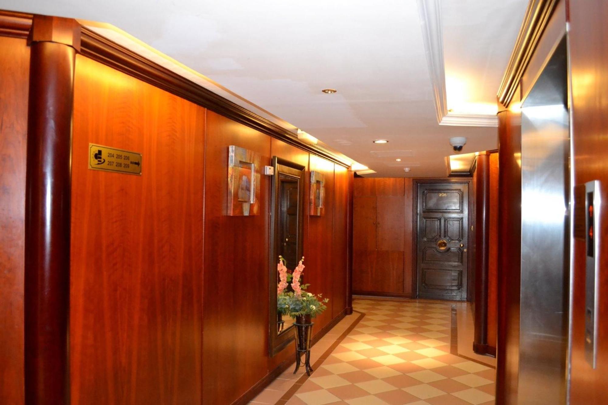 Abu Dhabi Plaza Hotel Apartments Exterior foto