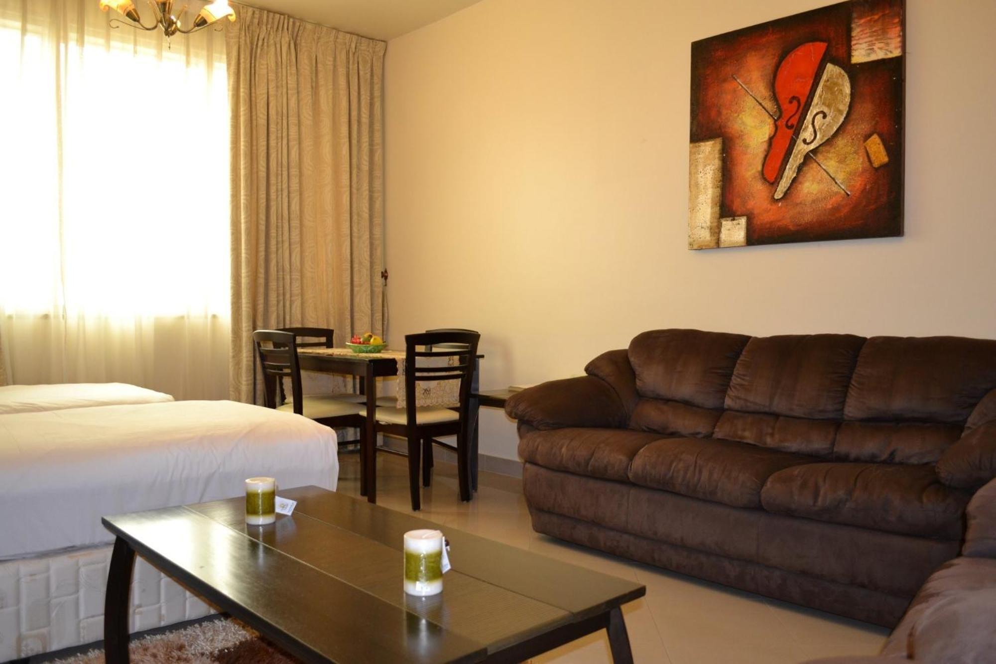 Abu Dhabi Plaza Hotel Apartments Exterior foto