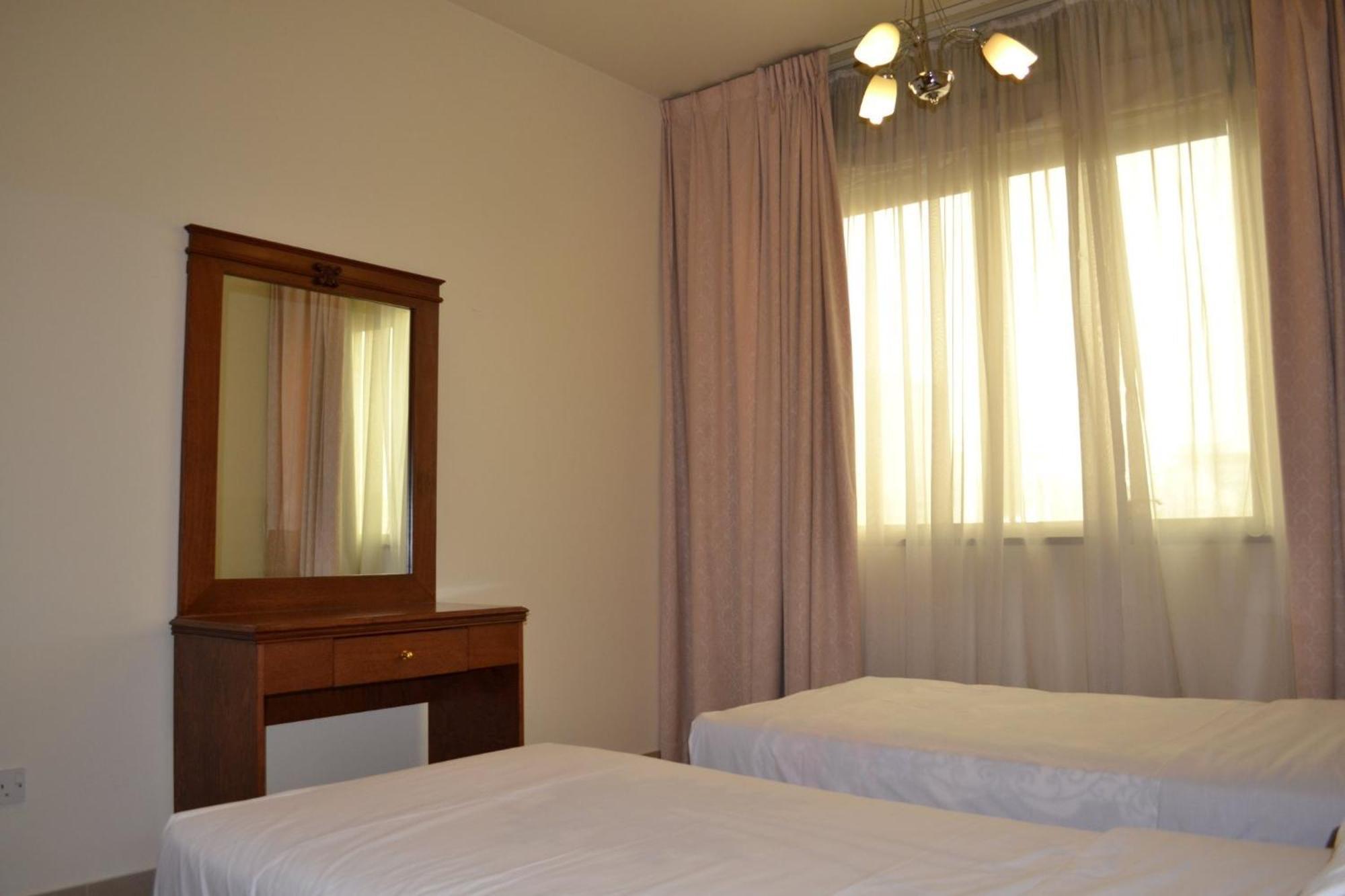Abu Dhabi Plaza Hotel Apartments Exterior foto